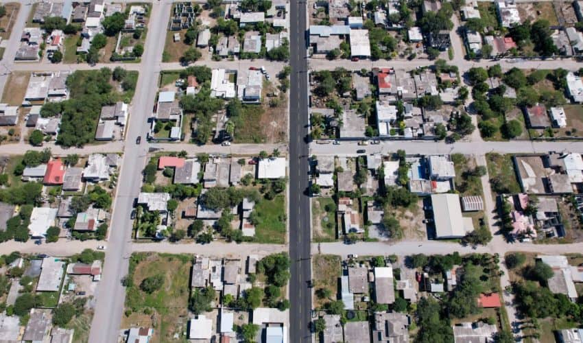 Entregan nuevos tramos pavimentados en Colonia Soberón